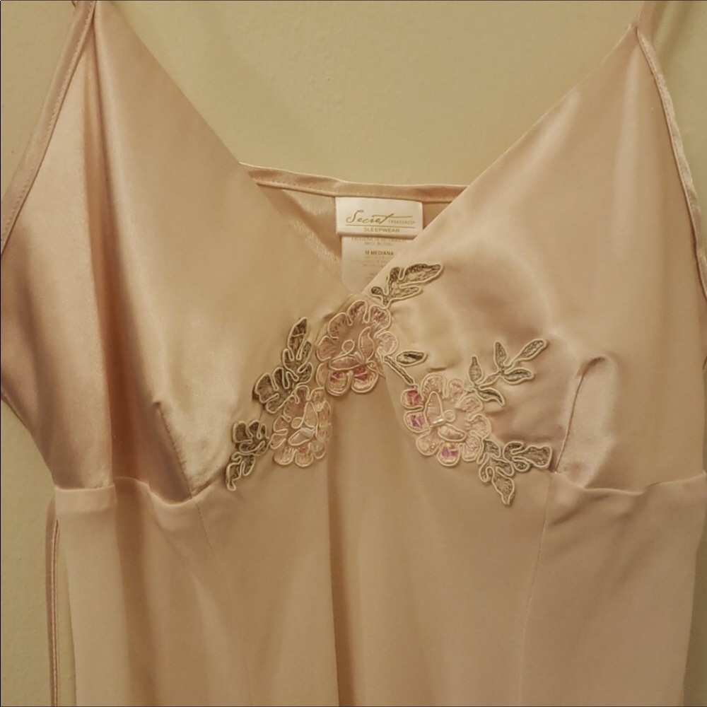 Soft Pink Negligee - Picture 2 of 5